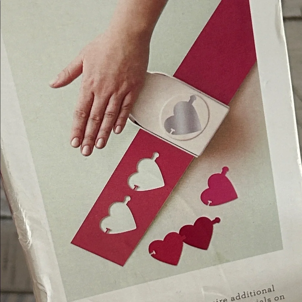 Martha Stewart Crafts Heart Garland Punch Linking Chain Shape Paper Craft Tool